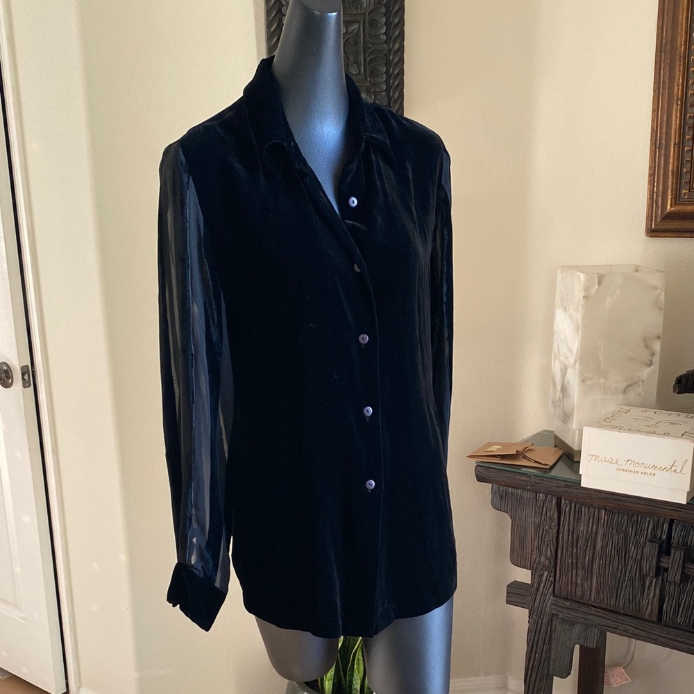 BeBe Elegant Black Velvet Women's Top